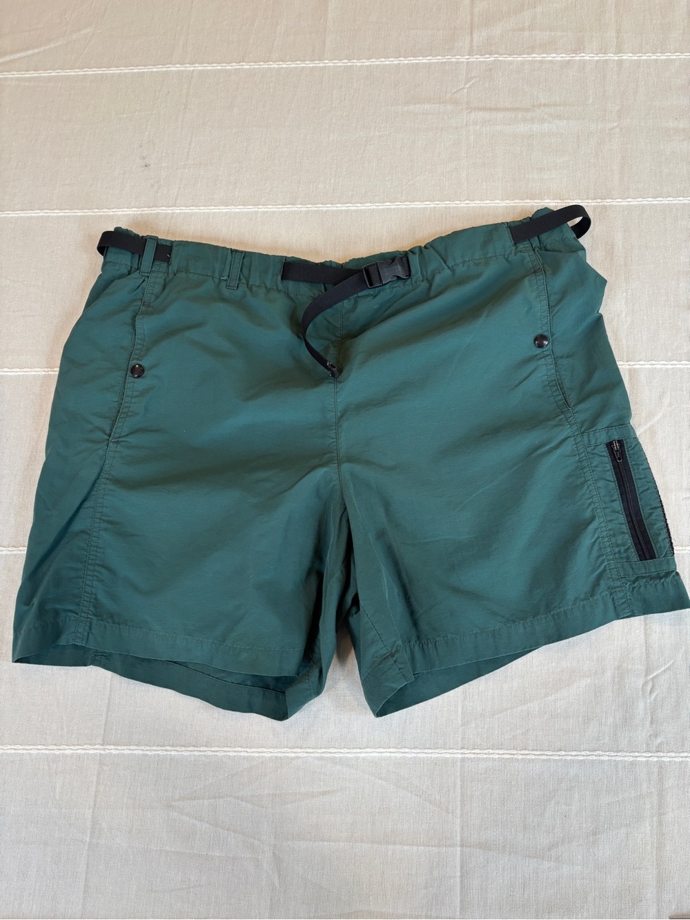 TravelSmith Men's Green Gorpcore Hiking Utility Shorts - Size L